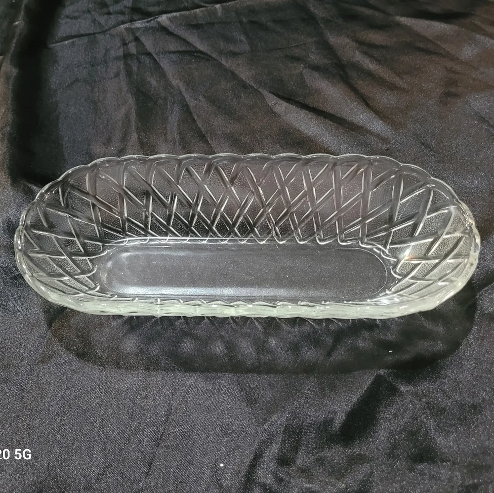 Vintage Indian Glass Basket Weave Oval Dish~Candy Dish~Pickle Dish~Serving Bowl